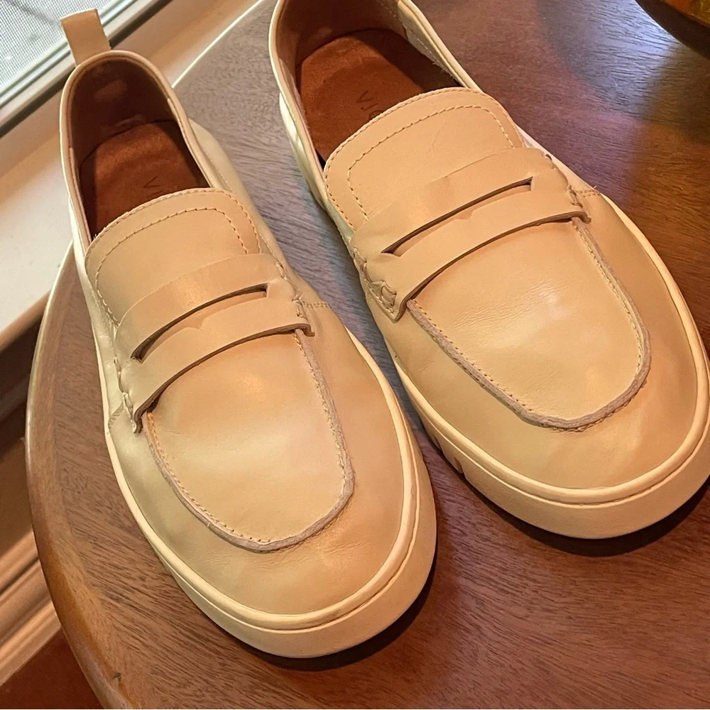 Vionic Uptown Loafer – Size 9.5 Wide (Cream, Bone / Off-White) – BD-12-2023 9.5W